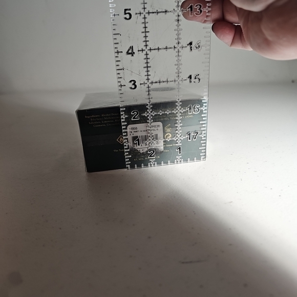 Tommy Bahama Martinique Eau de Cologne Spray for Men 3.4 fl.oz - Picture 11 of 12